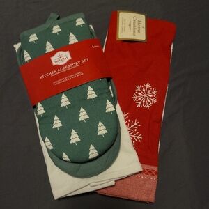 Holiday Times | Festive Kitchen Towel And Potholder Sets